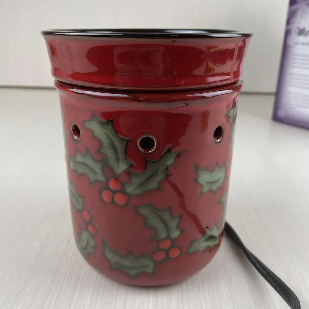 Merry Berry Full Size Scentsy Warmer Holly Berries Leaves Red Holiday Edition